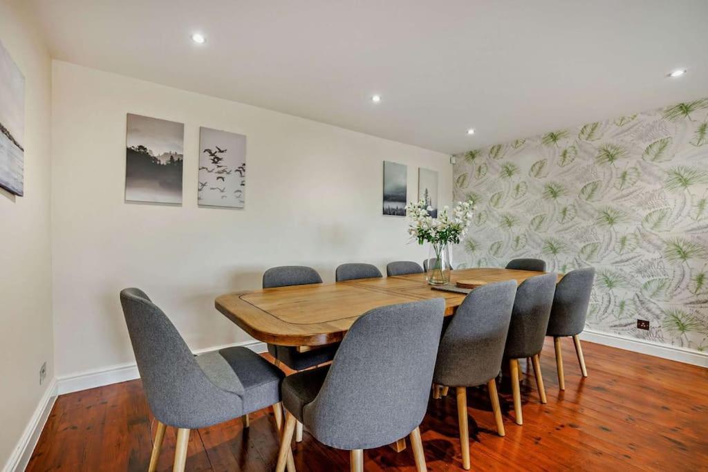 Beautiful 4-5 Bedroom Village House With Rural Views Salford  Exterior photo
